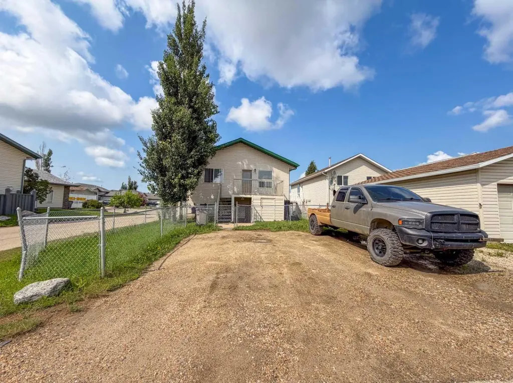 10761 74 Avenue Grande Prairie AB T8W 2T2