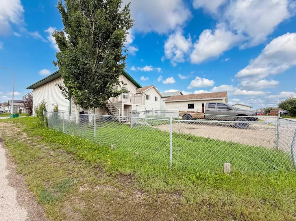 10761 74 Avenue Grande Prairie AB T8W 2T2