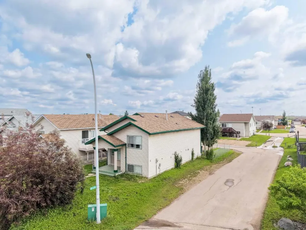 10761 74 Avenue Grande Prairie AB T8W 2T2