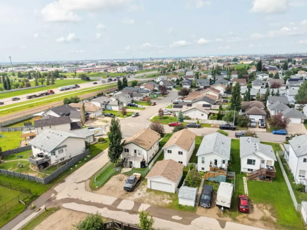 10761 74 Avenue Grande Prairie AB T8W 2T2