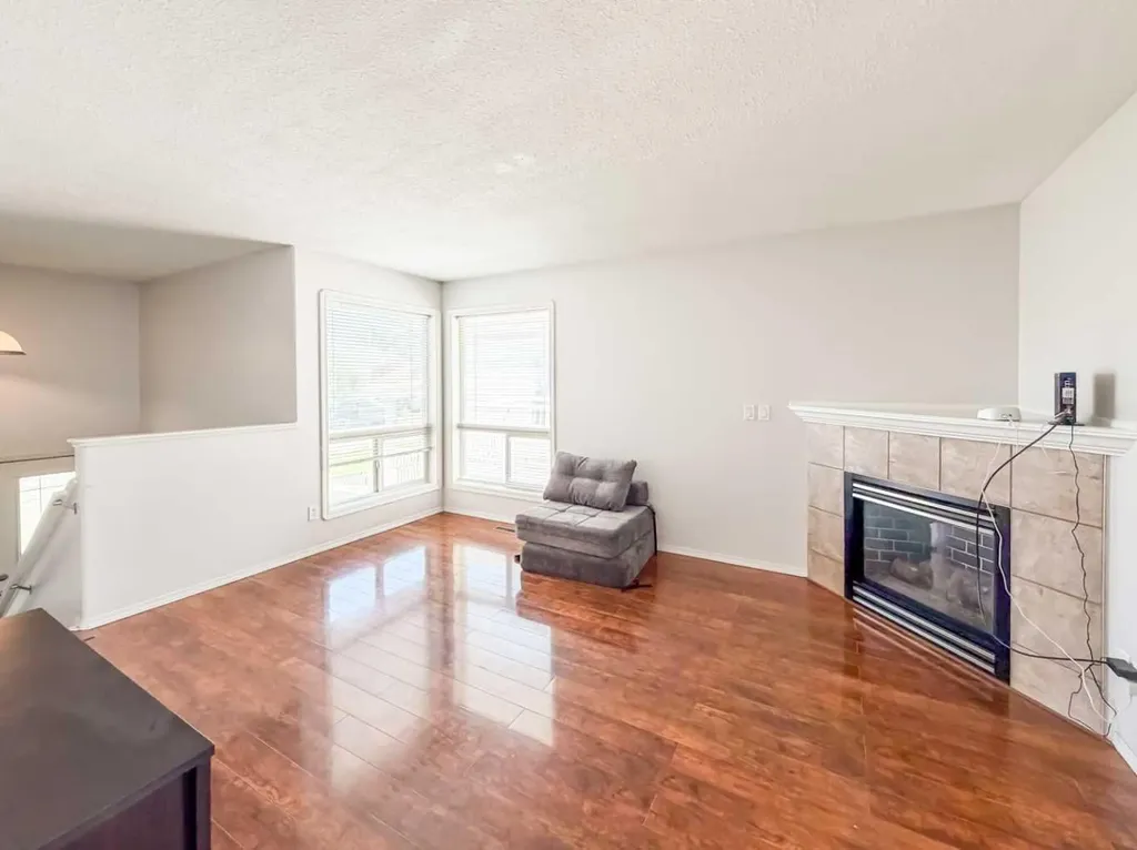 10761 74 Avenue Grande Prairie AB T8W 2T2