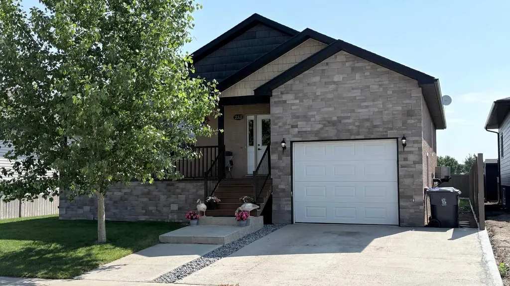 253 Westview Crescent Bow Island AB T0K 0G0