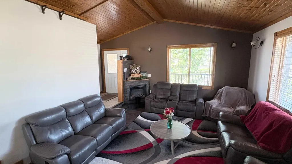 253 Westview Crescent Bow Island AB T0K 0G0