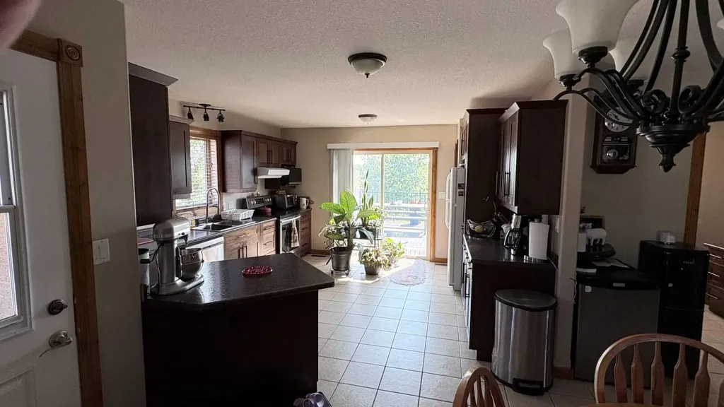 253 Westview Crescent Bow Island AB T0K 0G0