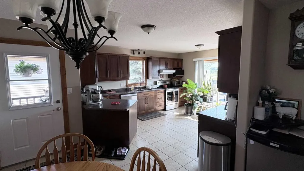 253 Westview Crescent Bow Island AB T0K 0G0