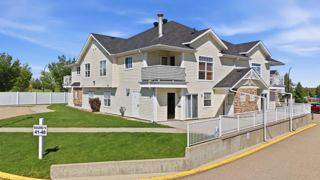33 Jennings Crescent Red Deer AB T4P 0A3