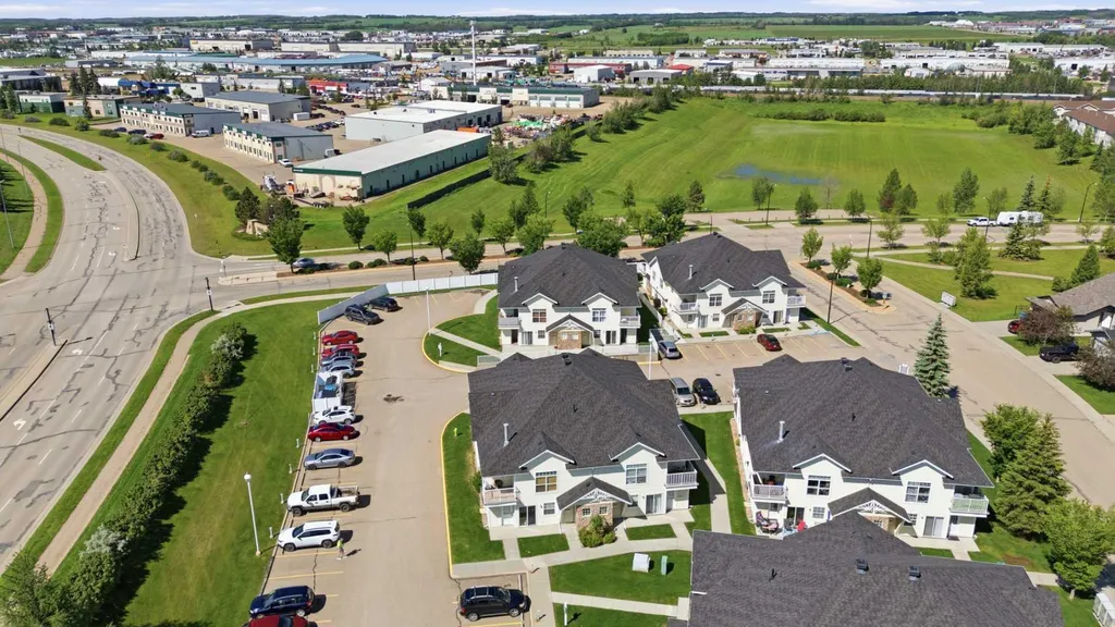 33 Jennings Crescent Red Deer AB T4P 0A3