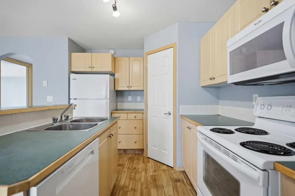 33 Jennings Crescent Red Deer AB T4P 0A3