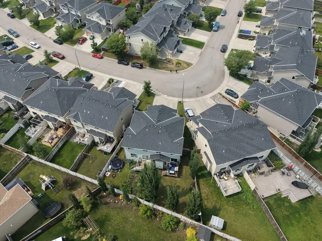 82 Brightoncrest Grove SE Calgary AB T2Z 0V5