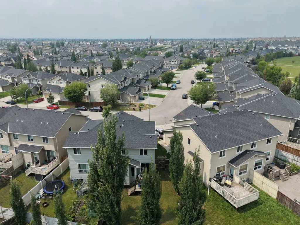 82 Brightoncrest Grove SE Calgary AB T2Z 0V5