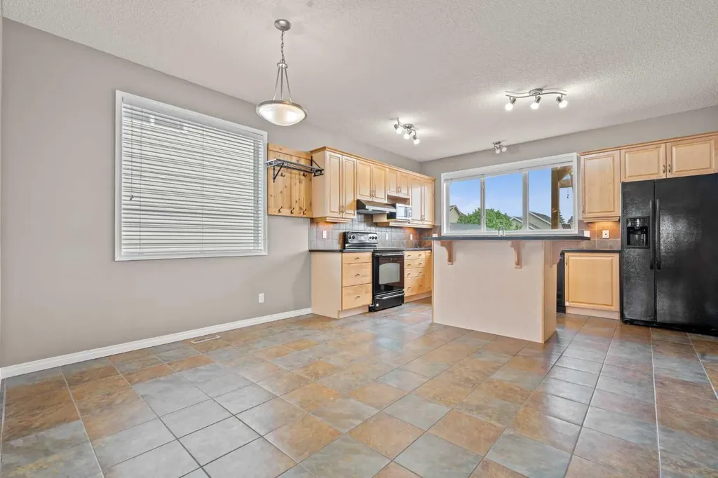 2362 Sagewood Crescent SW Airdrie AB T4B 3M8