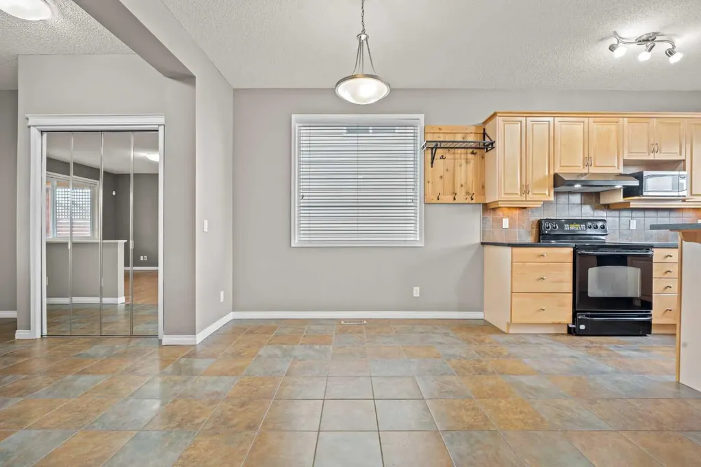 2362 Sagewood Crescent SW Airdrie AB T4B 3M8