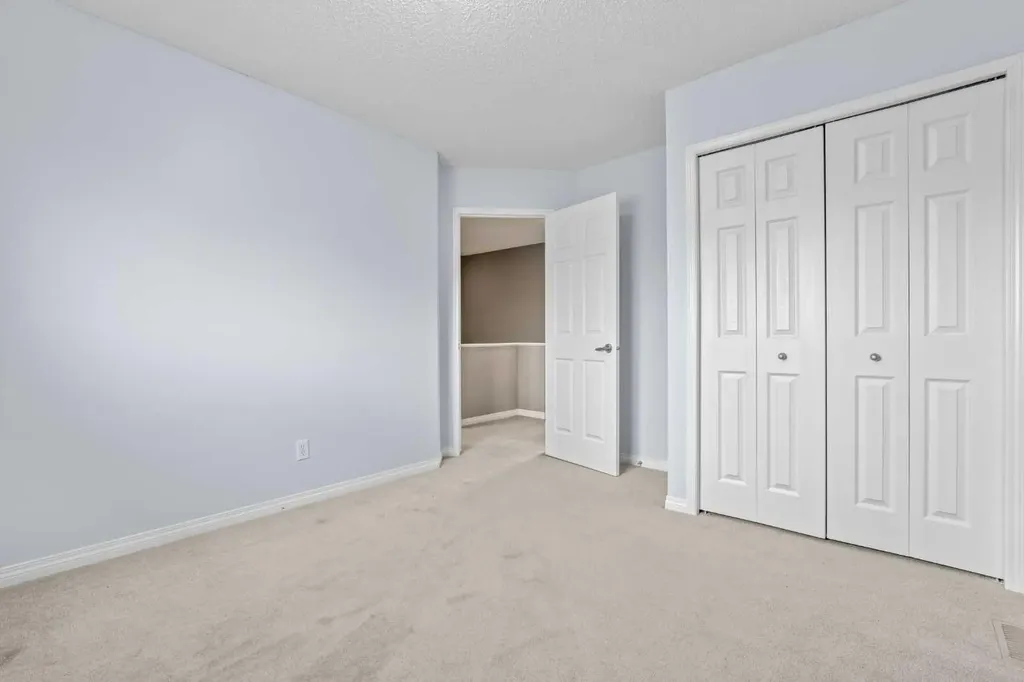 2362 Sagewood Crescent SW Airdrie AB T4B 3M8