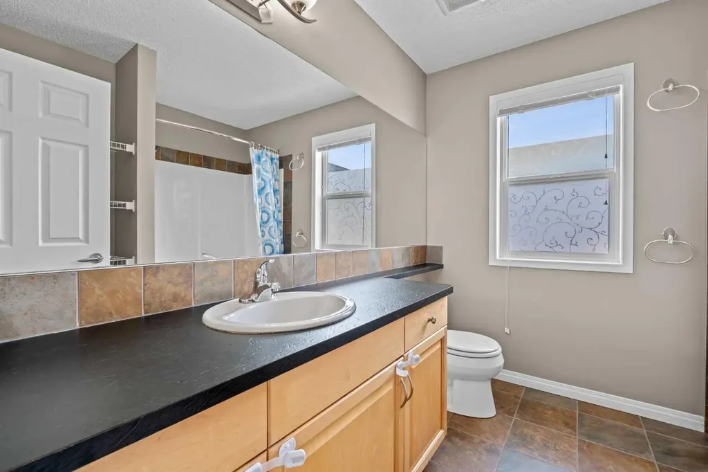 2362 Sagewood Crescent SW Airdrie AB T4B 3M8
