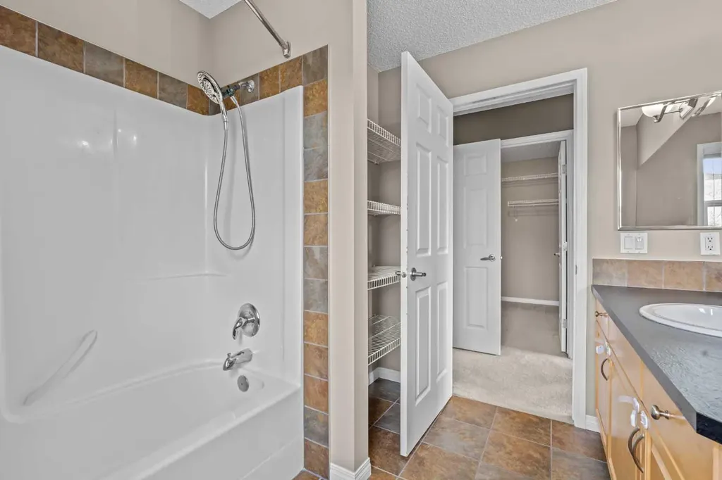2362 Sagewood Crescent SW Airdrie AB T4B 3M8