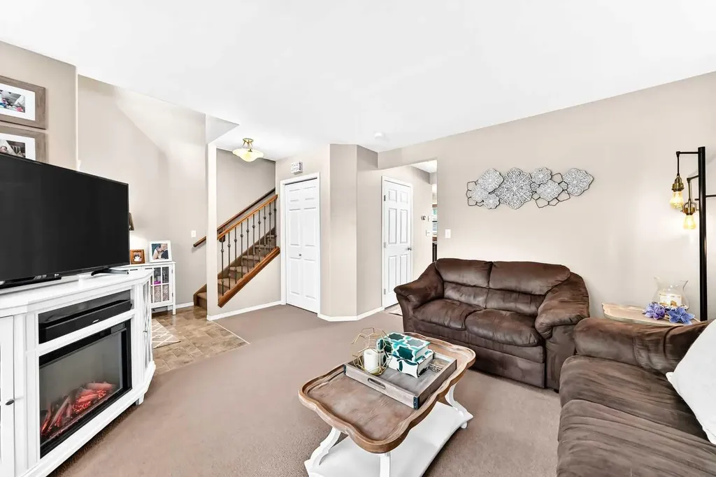 79 Lawford Avenue Red Deer AB T4R 3N6