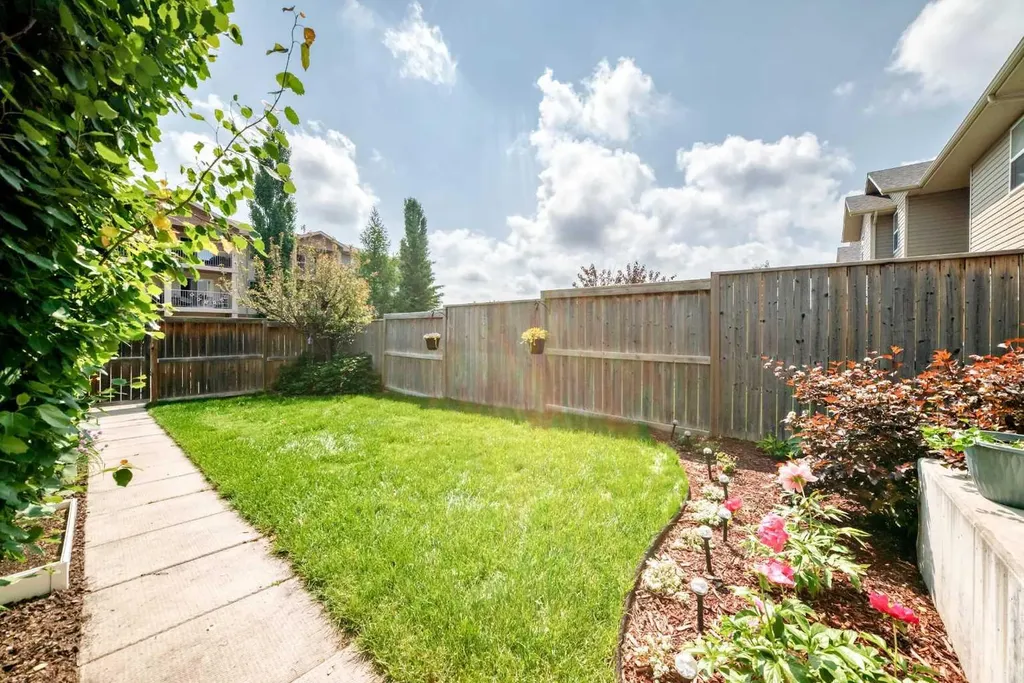 79 Lawford Avenue Red Deer AB T4R 3N6