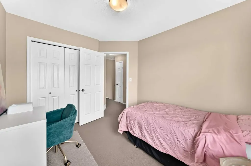 79 Lawford Avenue Red Deer AB T4R 3N6