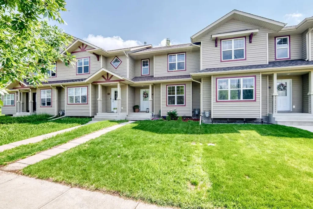 79 Lawford Avenue Red Deer AB T4R 3N6