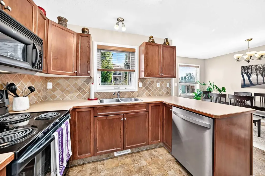 79 Lawford Avenue Red Deer AB T4R 3N6