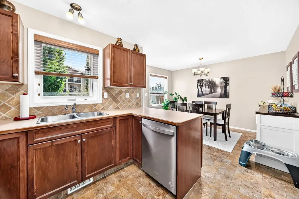 79 Lawford Avenue Red Deer AB T4R 3N6