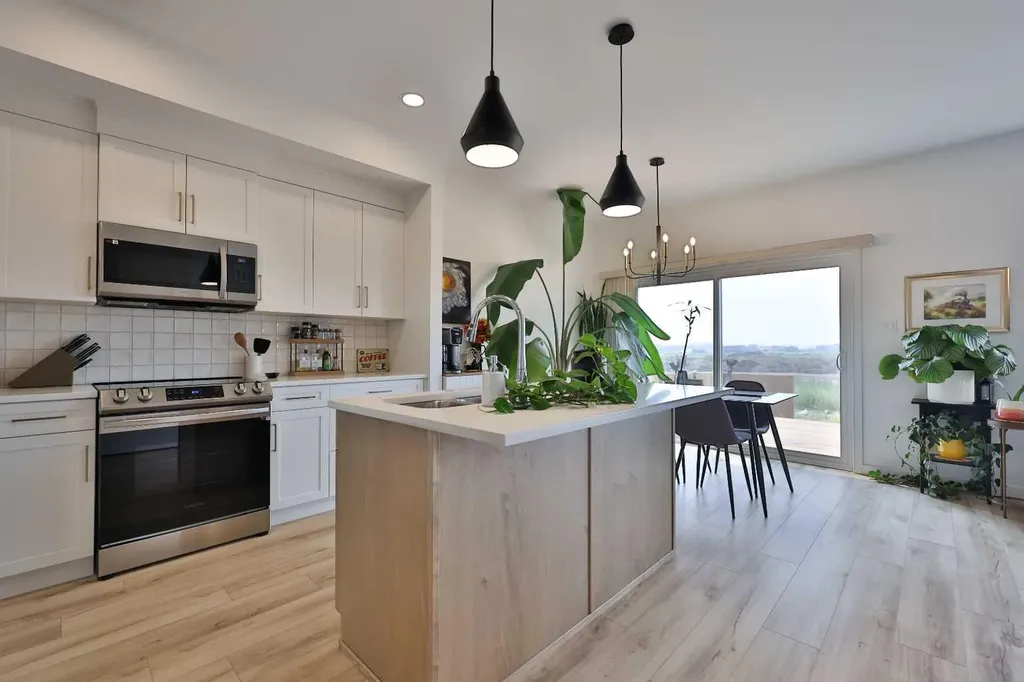 538 Malahat Green W Lethbridge AB T1J 5W4