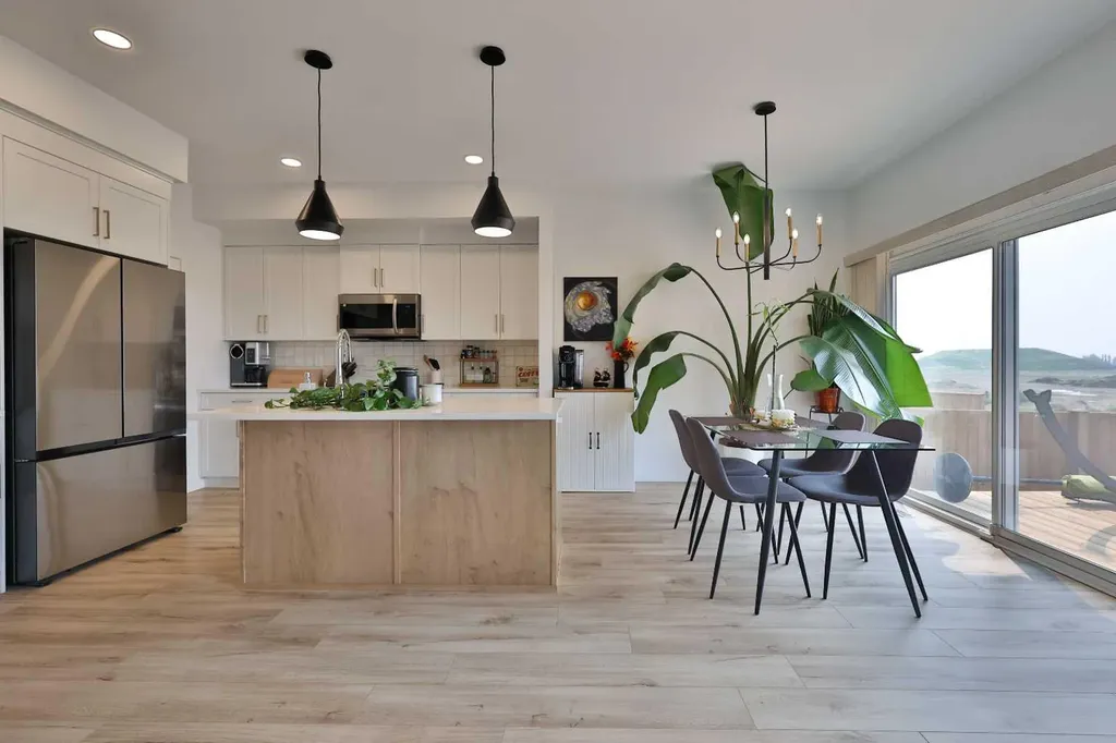 538 Malahat Green W Lethbridge AB T1J 5W4
