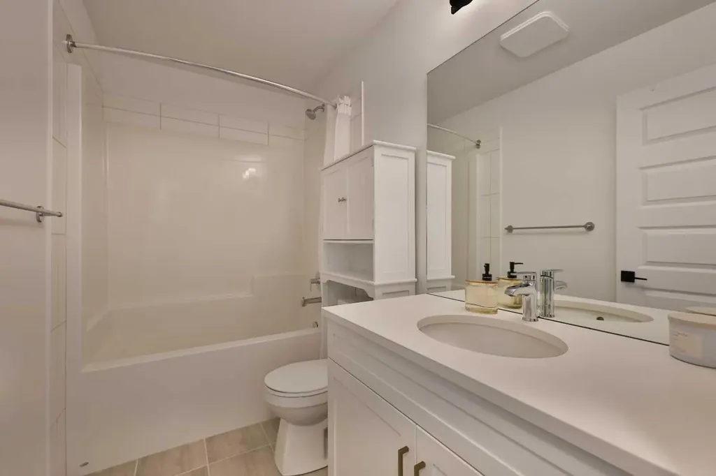 538 Malahat Green W Lethbridge AB T1J 5W4