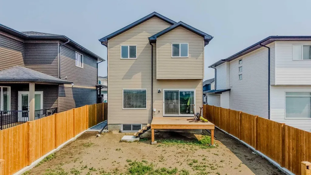 538 Malahat Green W Lethbridge AB T1J 5W4