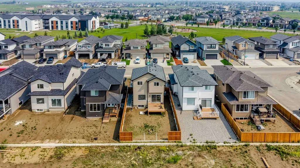 538 Malahat Green W Lethbridge AB T1J 5W4