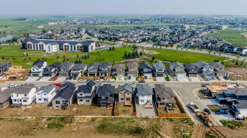 538 Malahat Green W Lethbridge AB T1J 5W4