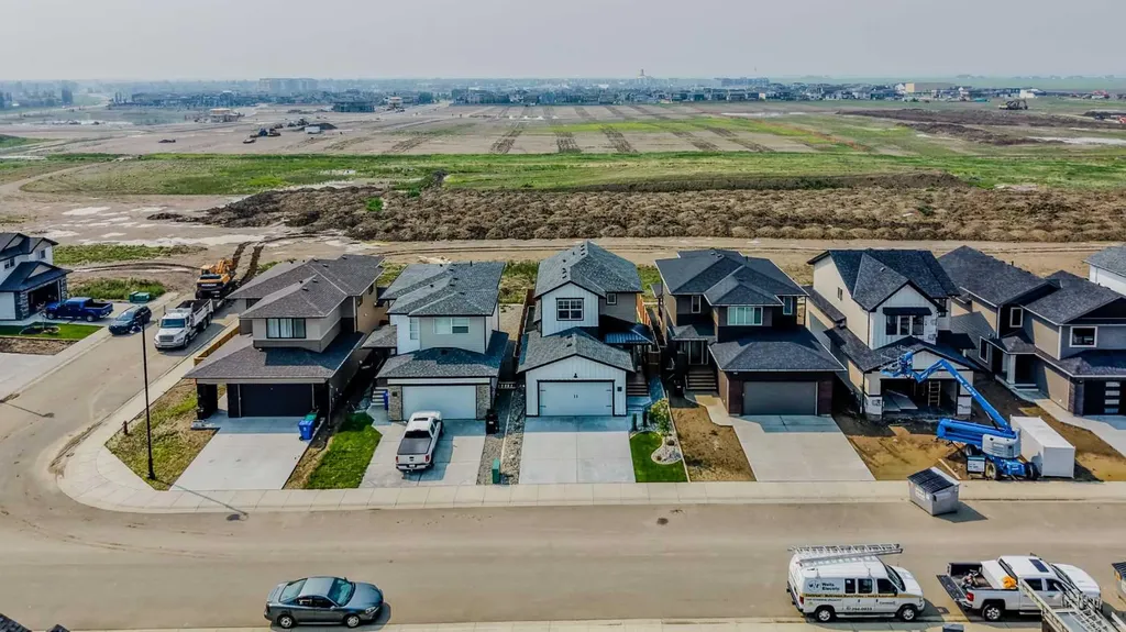 538 Malahat Green W Lethbridge AB T1J 5W4