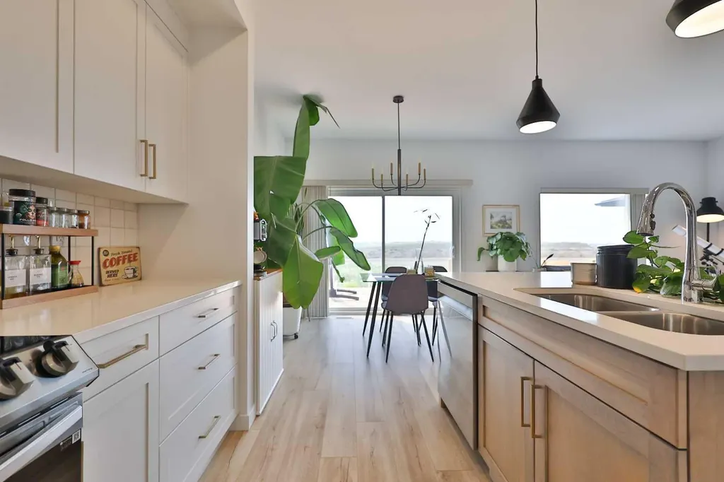 538 Malahat Green W Lethbridge AB T1J 5W4