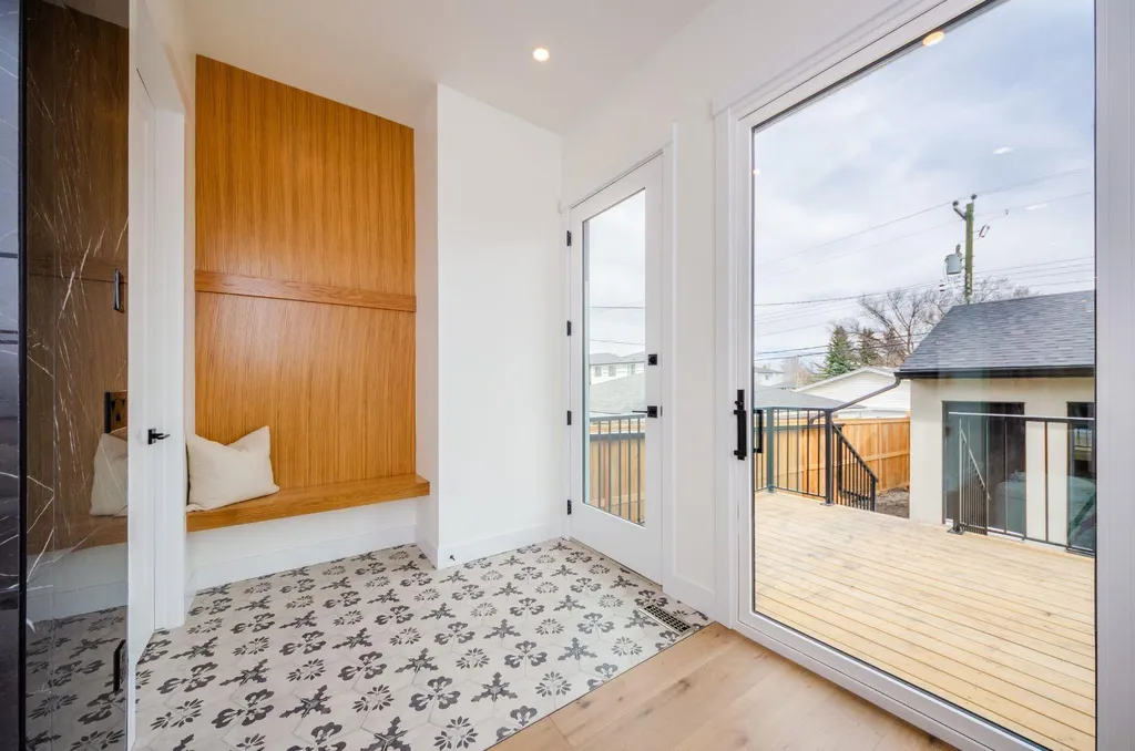 2026 36 Street SW Calgary AB T3E 2Z1