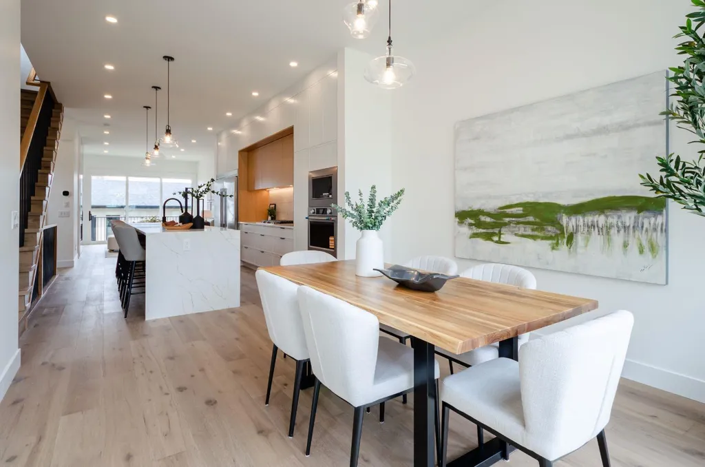 2026 36 Street SW Calgary AB T3E 2Z1