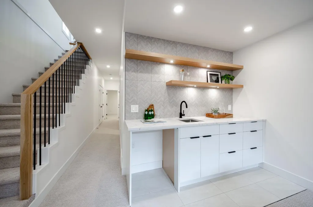 2026 36 Street SW Calgary AB T3E 2Z1