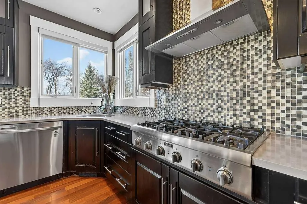 78 Aspen Cliff Close SW Calgary AB T3H 0L9
