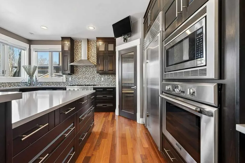 78 Aspen Cliff Close SW Calgary AB T3H 0L9