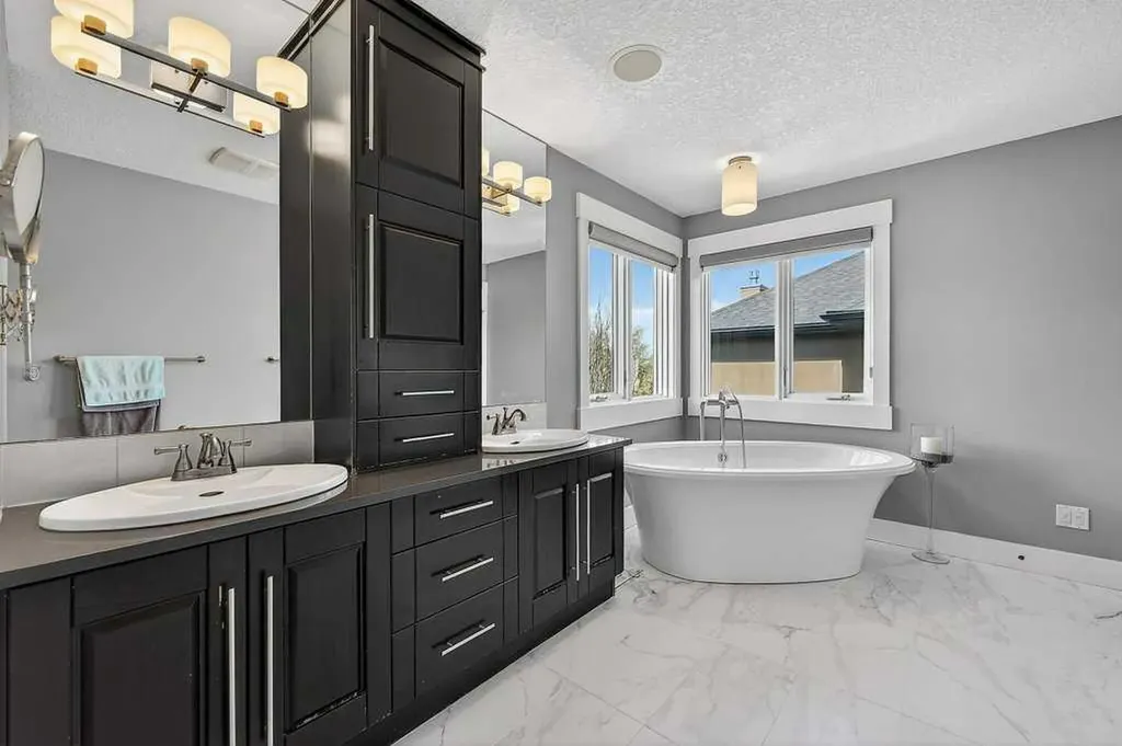 78 Aspen Cliff Close SW Calgary AB T3H 0L9