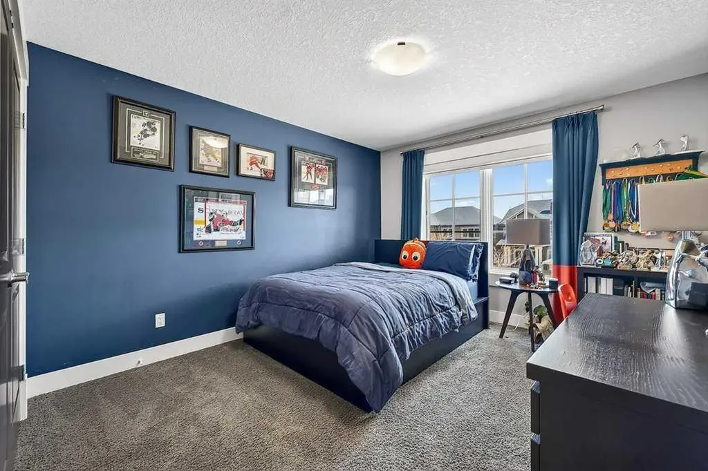 78 Aspen Cliff Close SW Calgary AB T3H 0L9