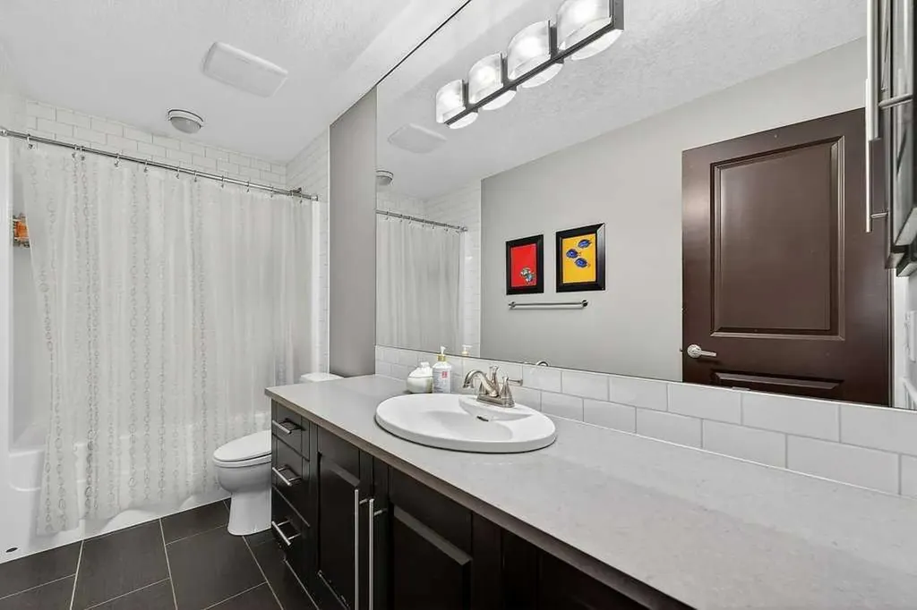 78 Aspen Cliff Close SW Calgary AB T3H 0L9