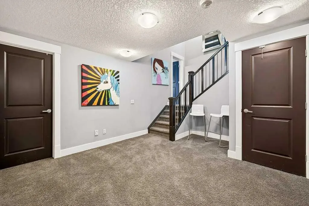 78 Aspen Cliff Close SW Calgary AB T3H 0L9
