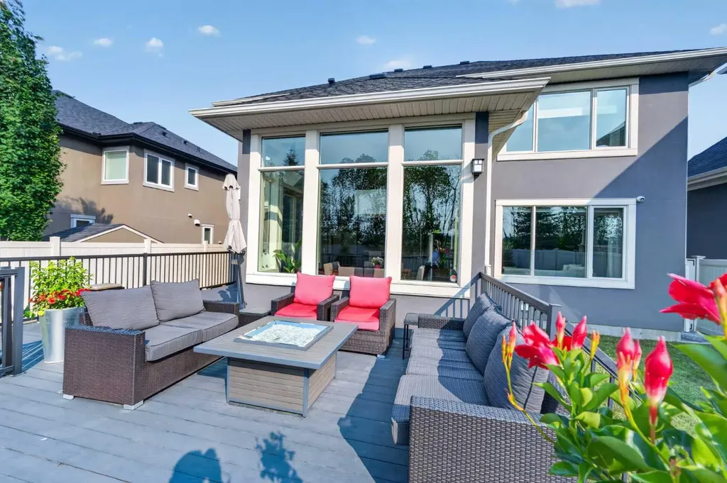 78 Aspen Cliff Close SW Calgary AB T3H 0L9