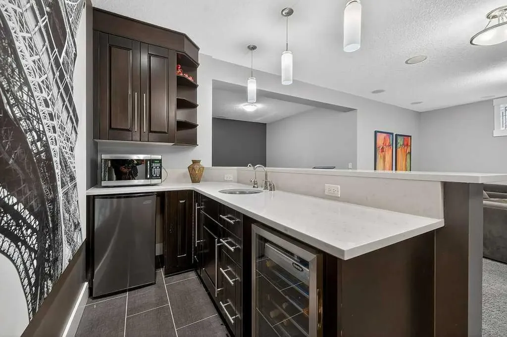78 Aspen Cliff Close SW Calgary AB T3H 0L9