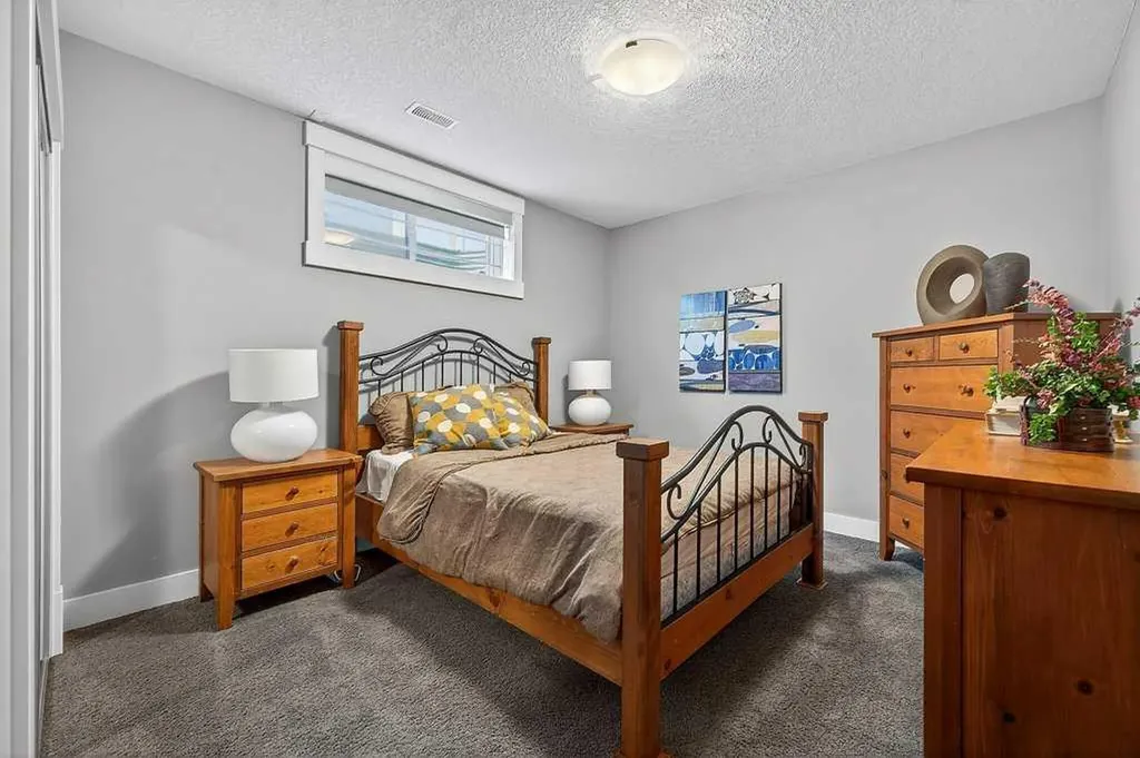 78 Aspen Cliff Close SW Calgary AB T3H 0L9