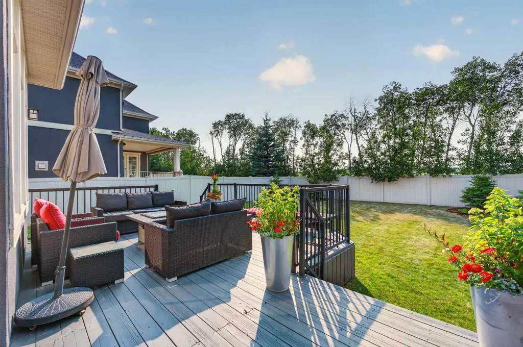 78 Aspen Cliff Close SW Calgary AB T3H 0L9