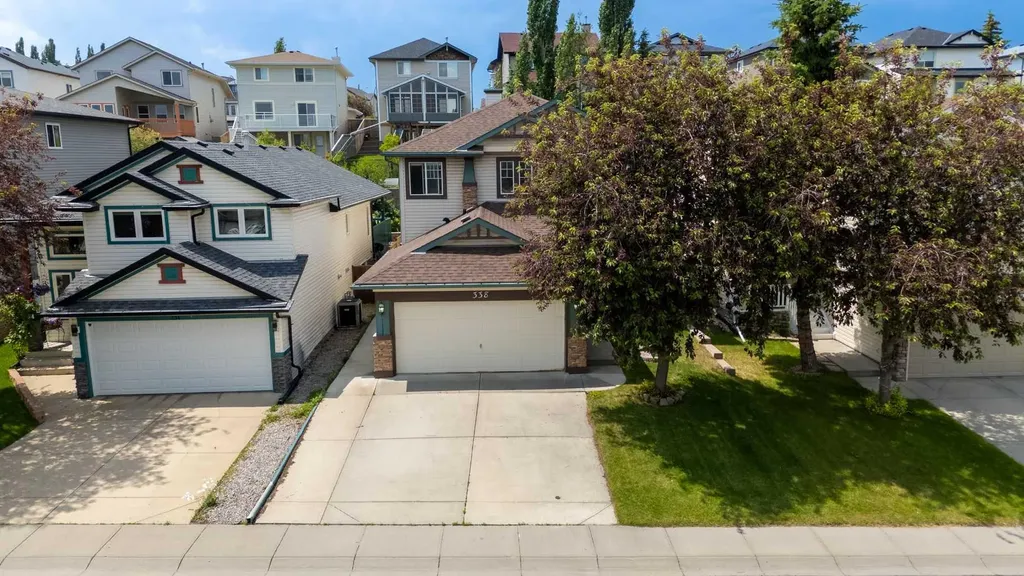 338 Panamount Drive NW Calgary AB T3K 5M1