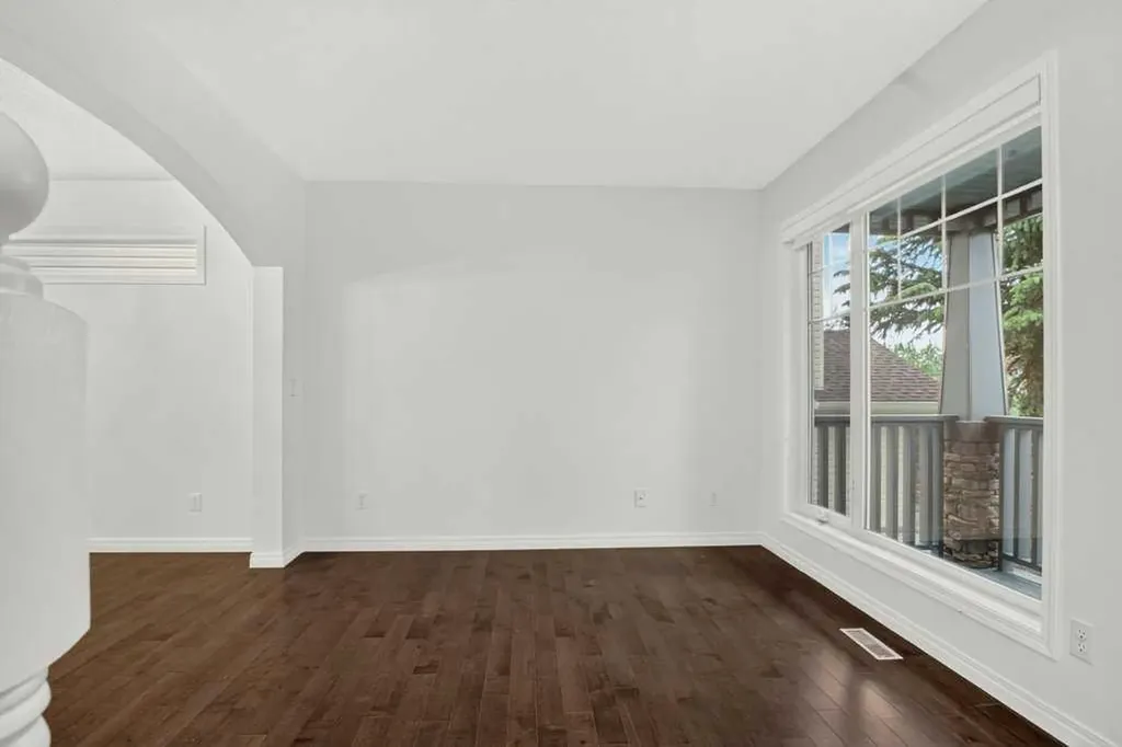338 Panamount Drive NW Calgary AB T3K 5M1