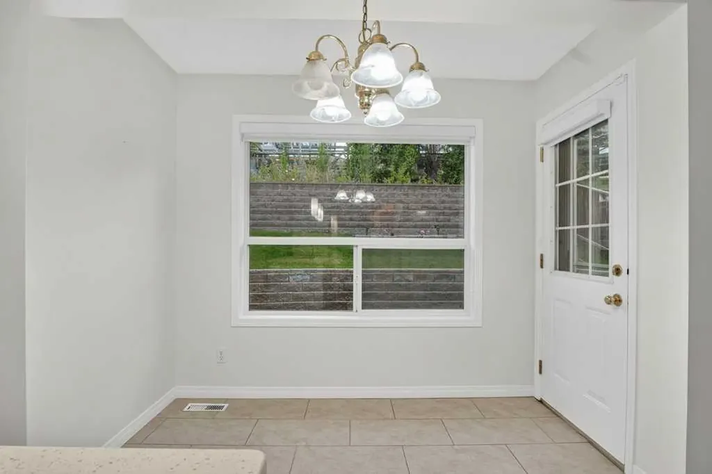 338 Panamount Drive NW Calgary AB T3K 5M1