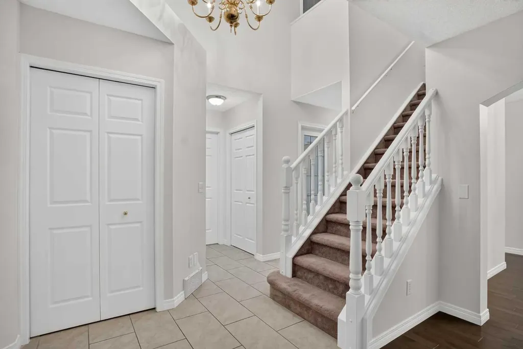 338 Panamount Drive NW Calgary AB T3K 5M1